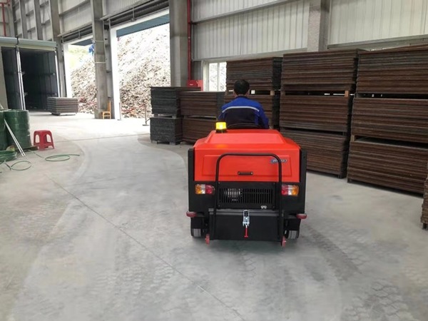 物业扫地车使用方便么?(图1) 物业扫地车使用方便么?(图1)