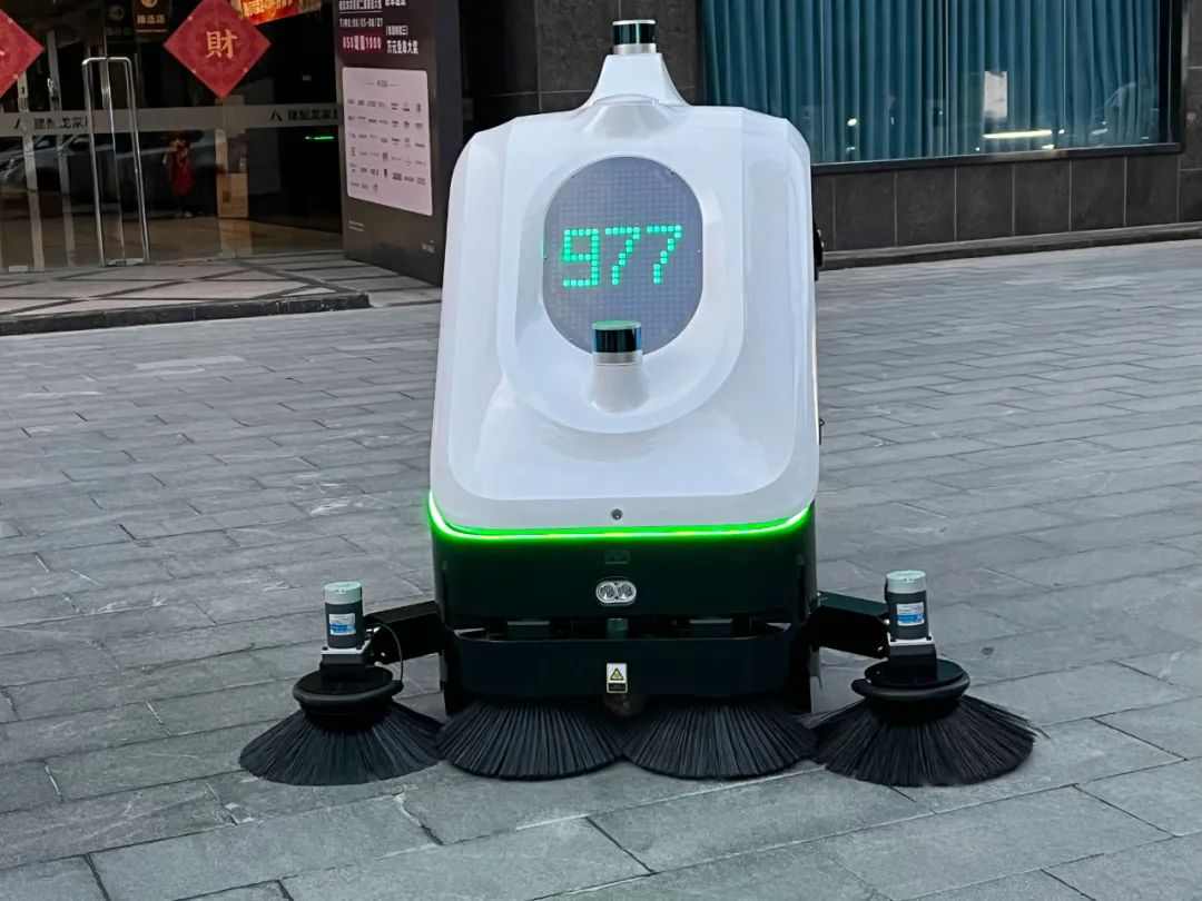 室外清洁机器人参数天花板毛驴快跑S977进入交付(图1)